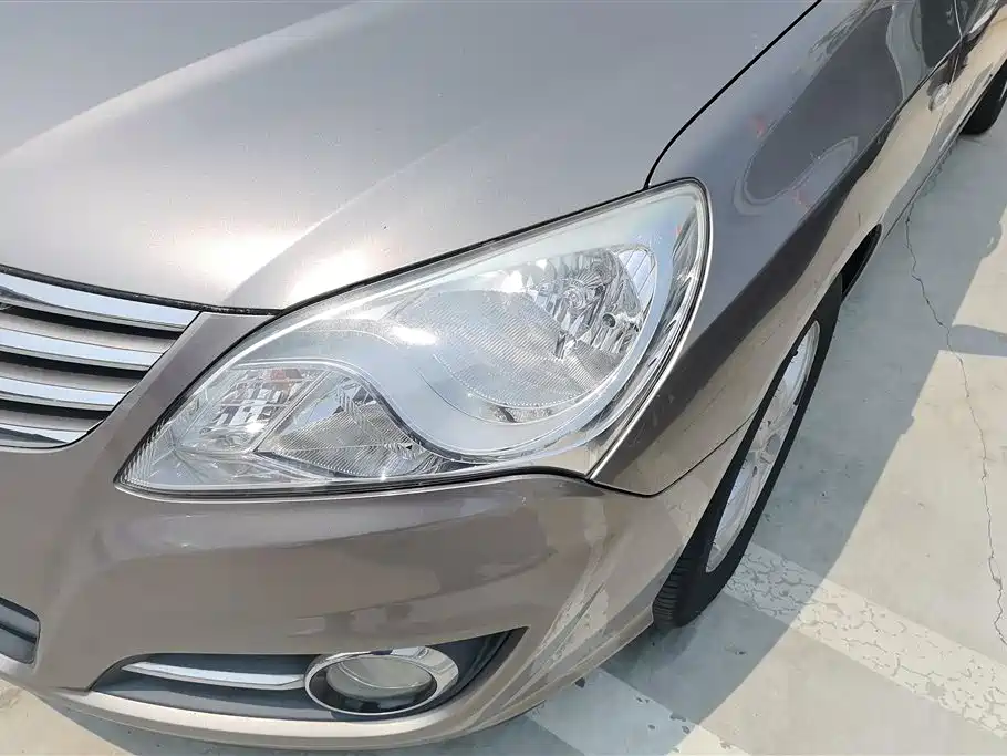 Hyundai Elantra 2015 — фото 5