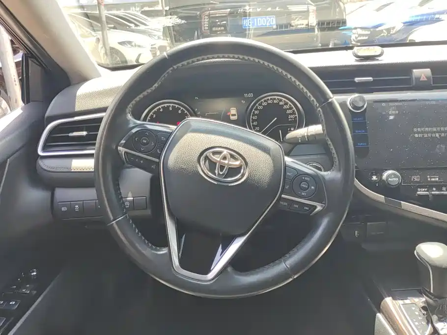 Toyota Camry 2020 — фото 15