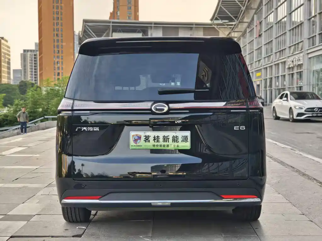 GAC Motor E8 PHEV 2024 — фото 5