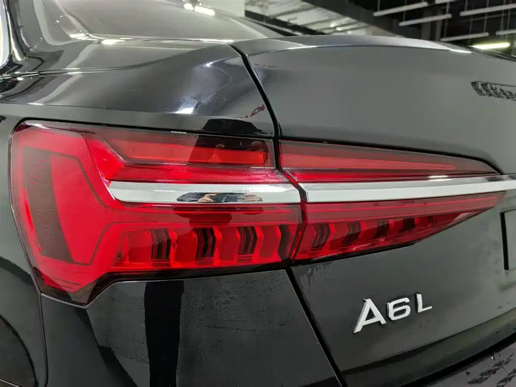 Audi A6L New Energy 2022 — фото 14