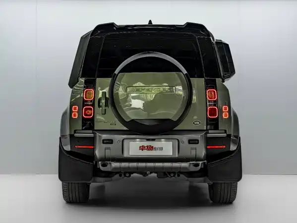 Land Rover Defender 2023