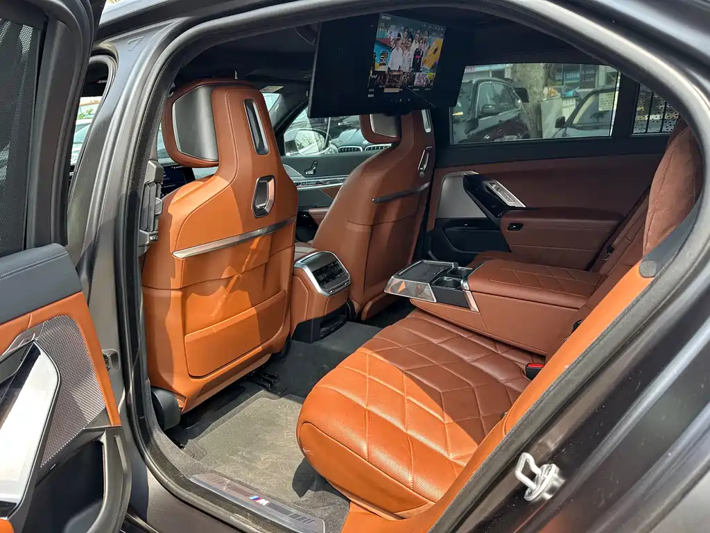 BMW 7 Series 2023 — фото 13