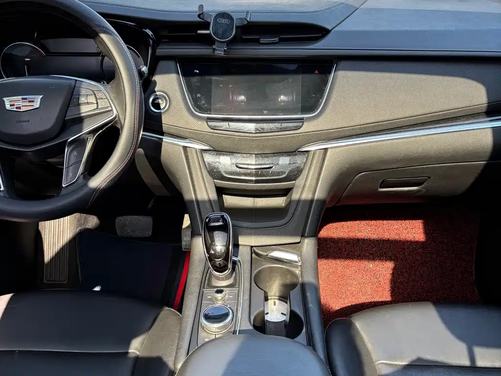 Cadillac XT5 2020 — фото 15