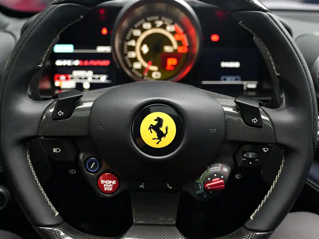 Ferrari GTC4Lusso 2017 — фото 11