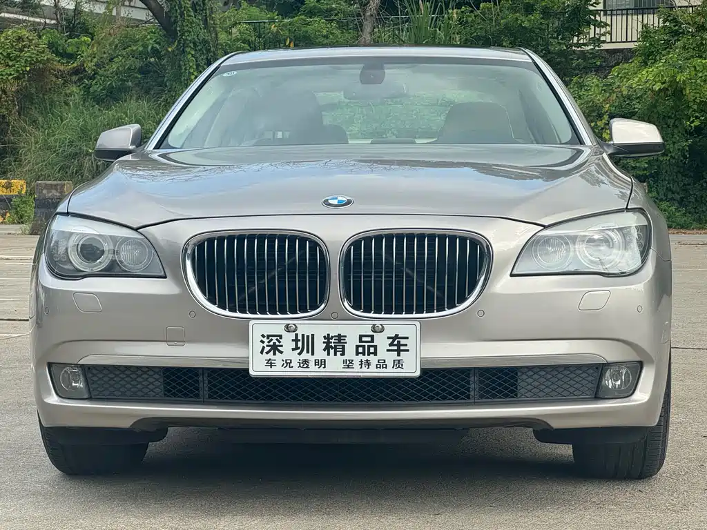 BMW 7 Series 2011 — фото 2