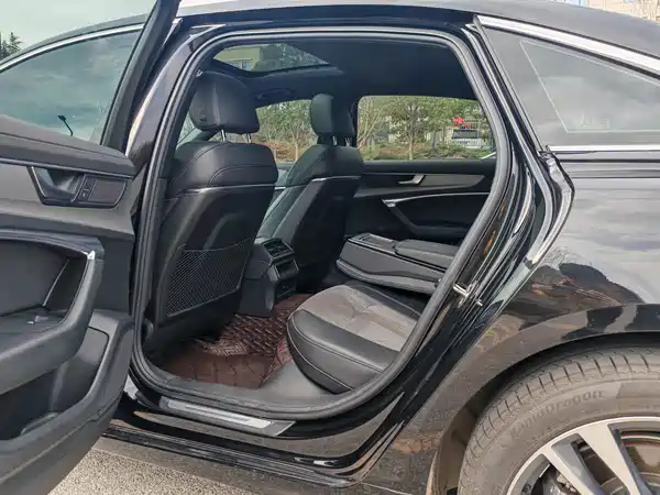 Audi A6L 2021