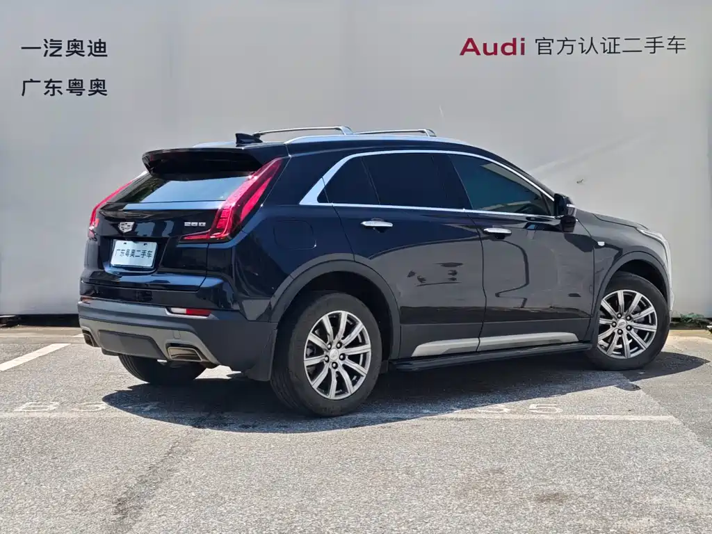 Cadillac XT4 2022 — фото 4