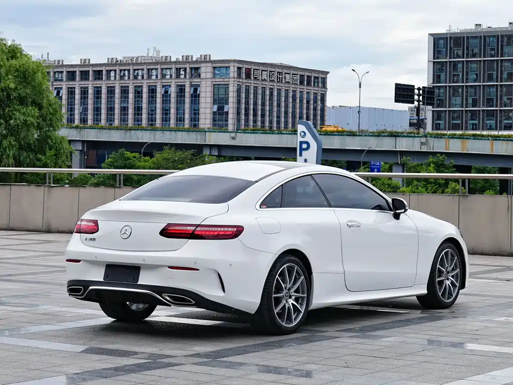 Mercedes-Benz E-Class 2023