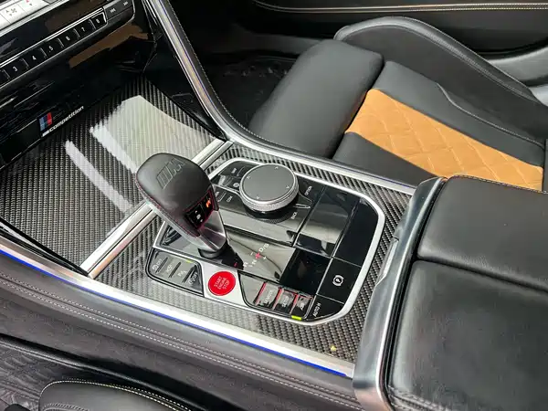 BMW M8 2021