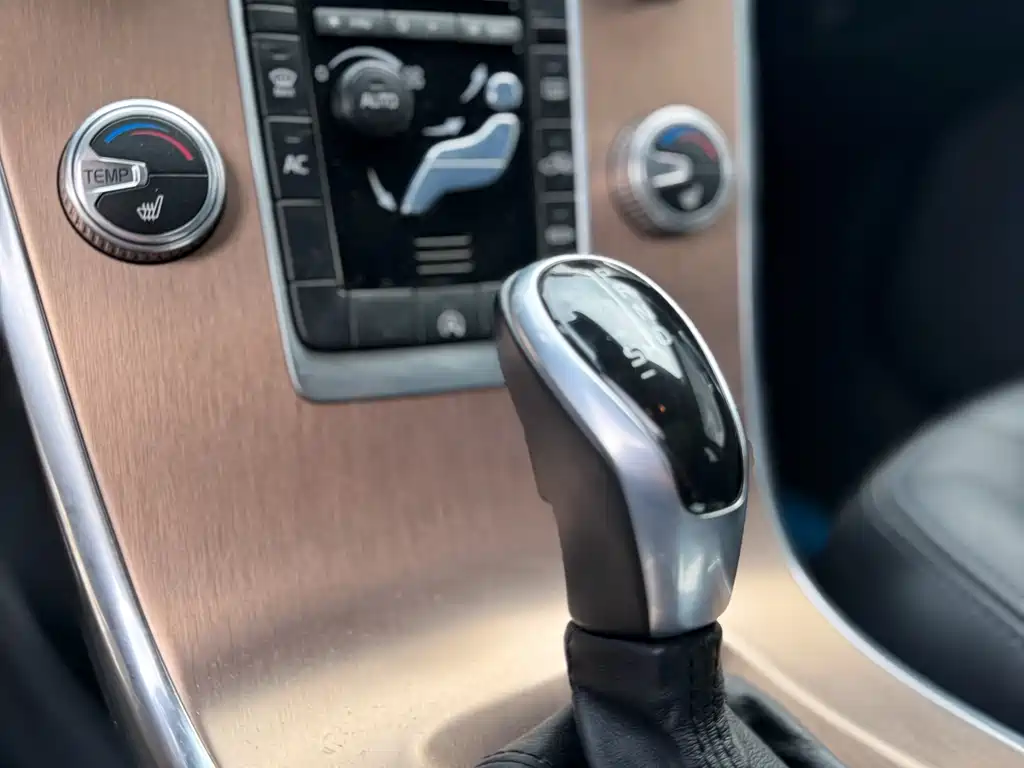 Volvo XC60 2015 — фото 14