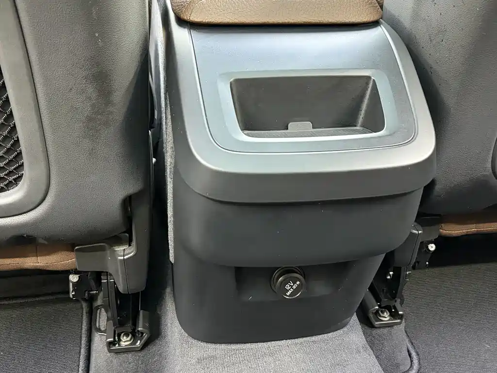 Volvo XC60 2020 — фото 16