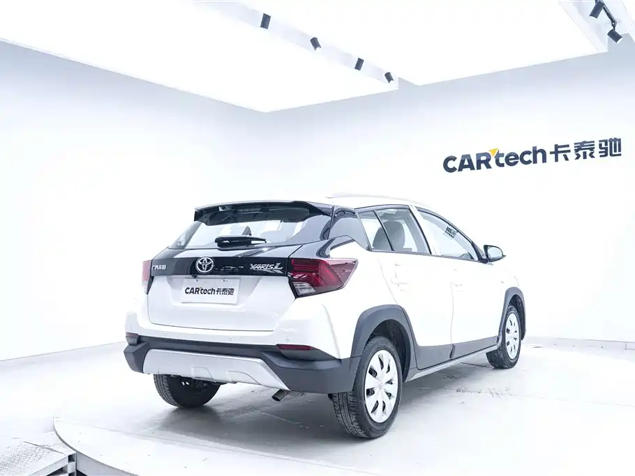 Toyota Yaris L 2022