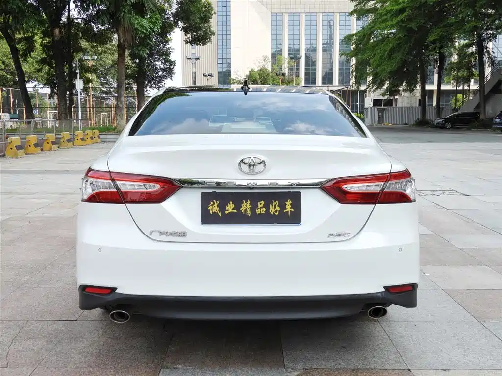 Toyota Camry 2022 — фото 15