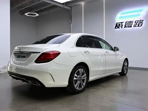 Mercedes-Benz C-Class 2020