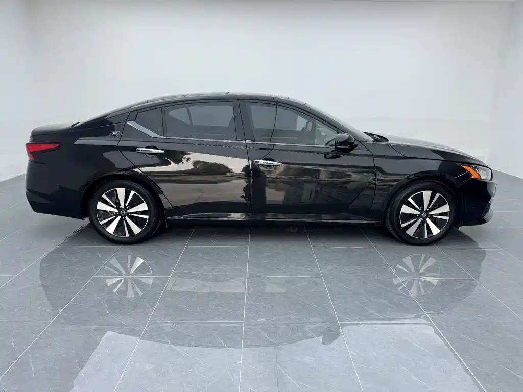Nissan Teana 2022 — фото 11