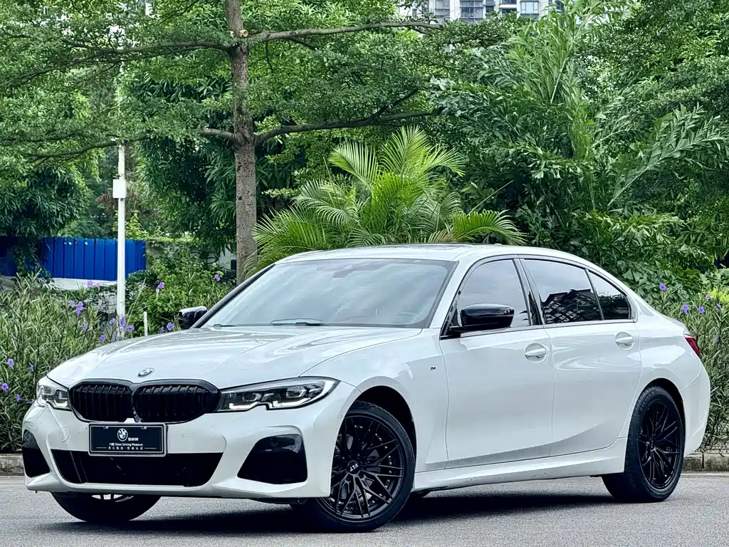 BMW 3 Series 2020 — фото 1