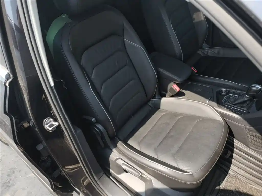 Volkswagen Tiguan 2019 — фото 25