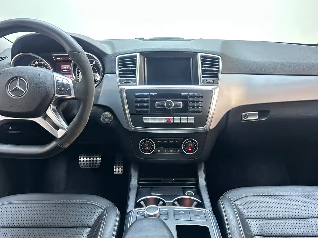 Mercedes-Benz M-Class AMG 2015 — фото 18