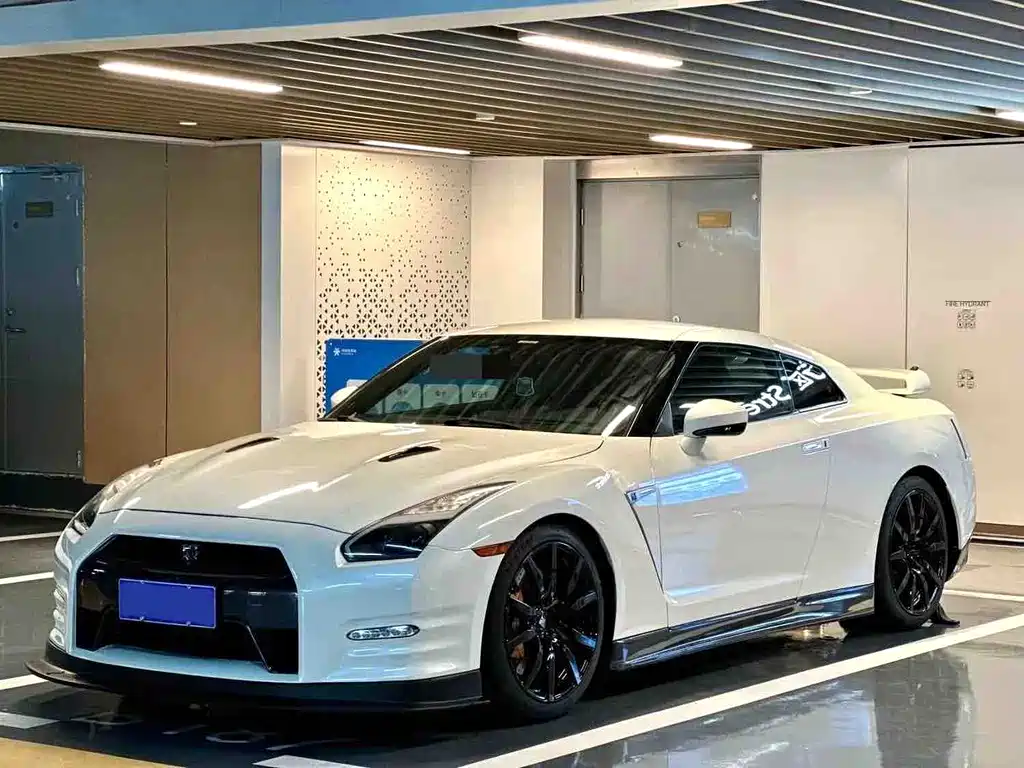 Nissan GT-R 2011