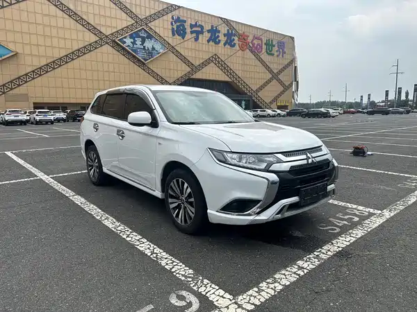 Mitsubishi Outlander 2022