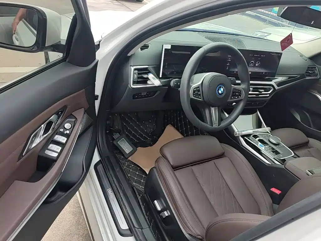 BMW i3 2023 — фото 16