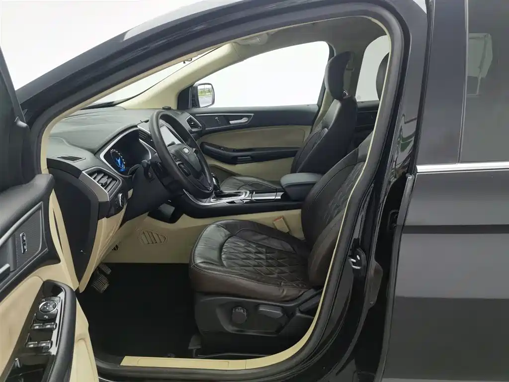 Ford Edge 2016 — фото 10