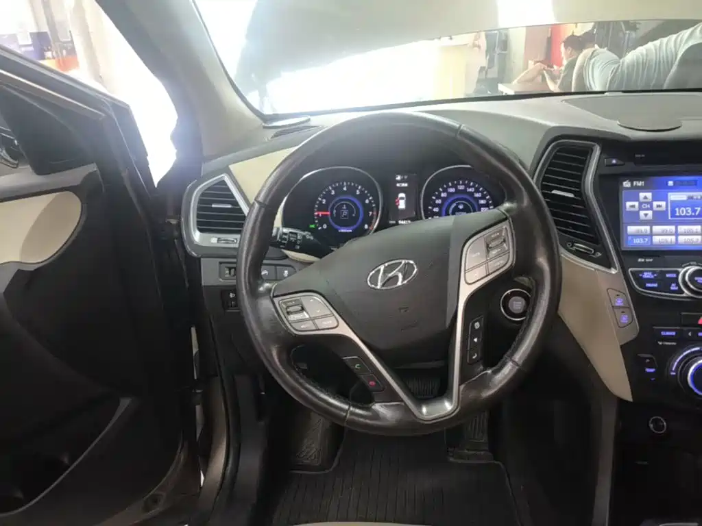 Hyundai Santa Fe 2015 — фото 11