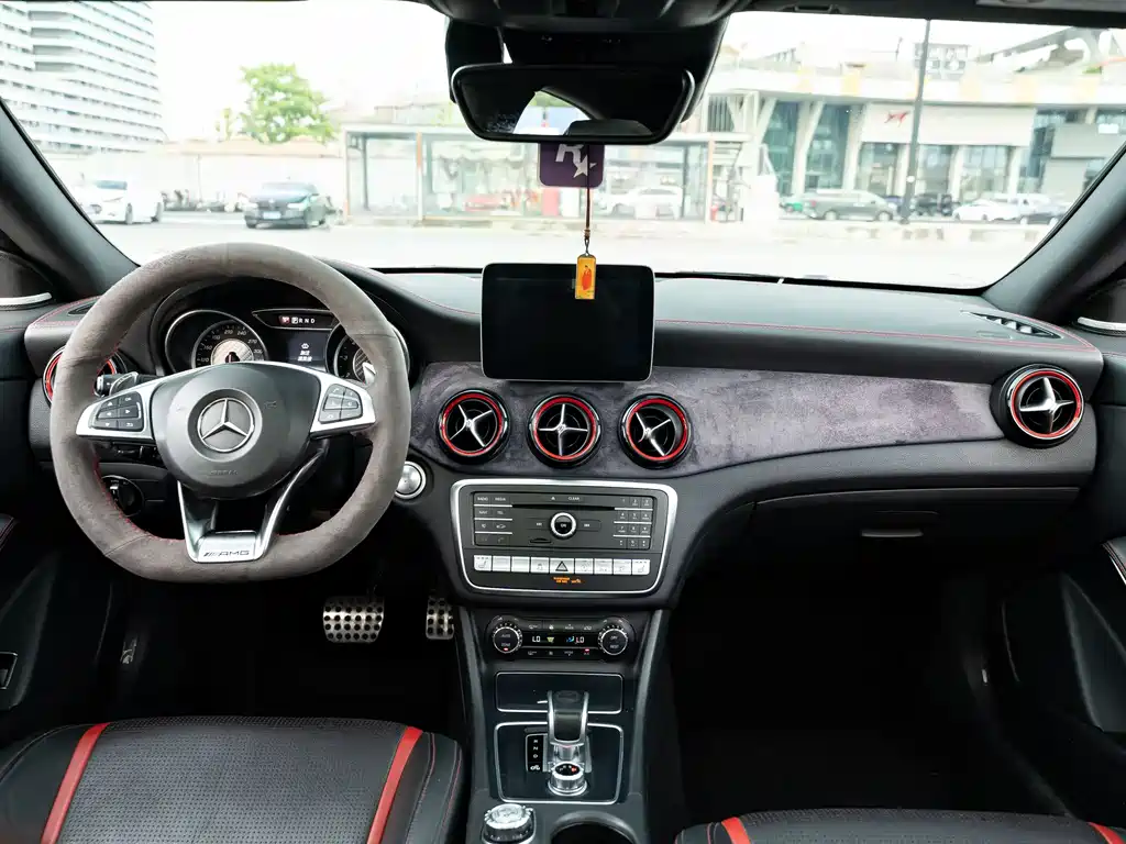 Mercedes-Benz CLA AMG 2017 — фото 5