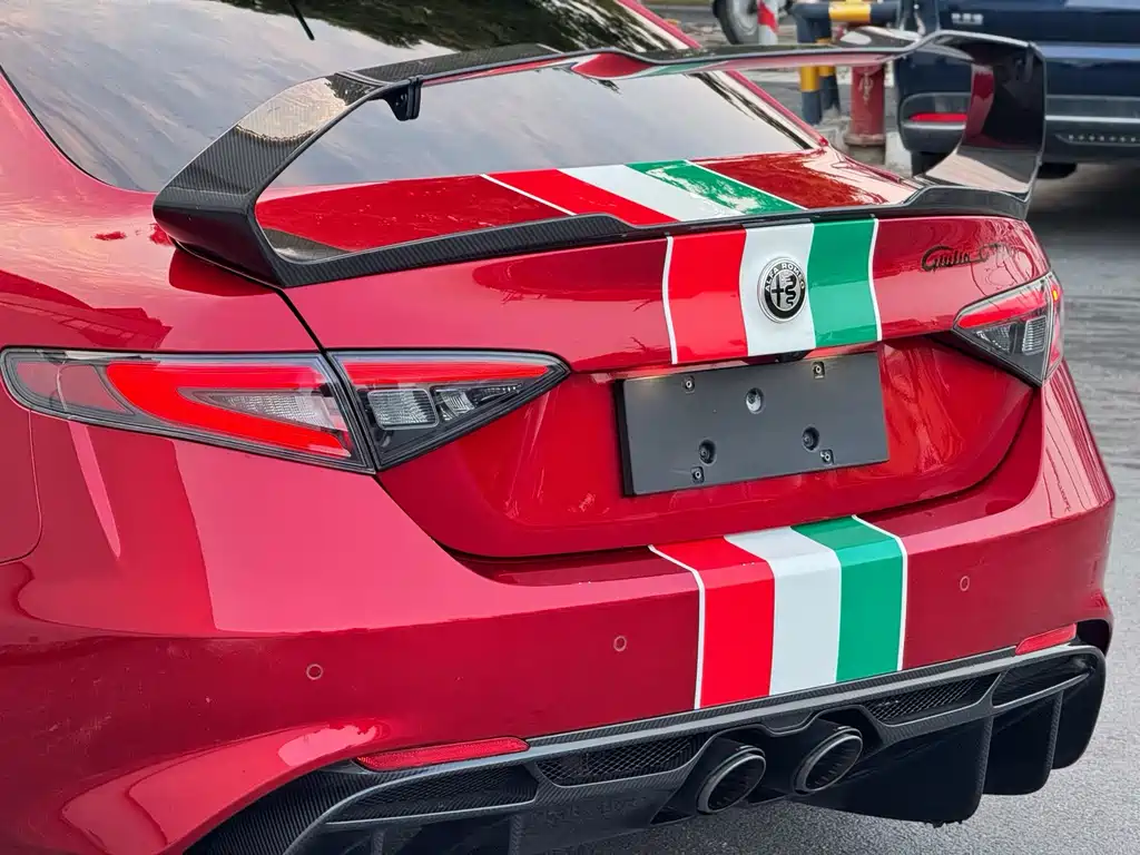 Alfa Romeo Giulia 2023 — фото 22