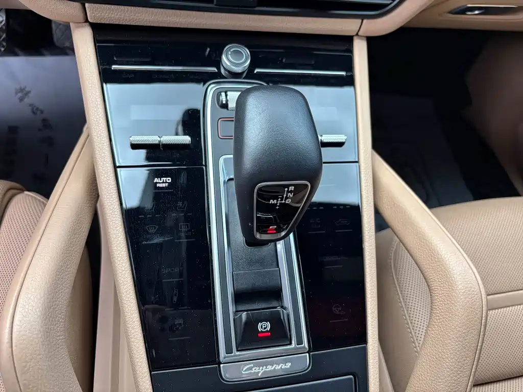 Porsche Cayenne 2021 — фото 16