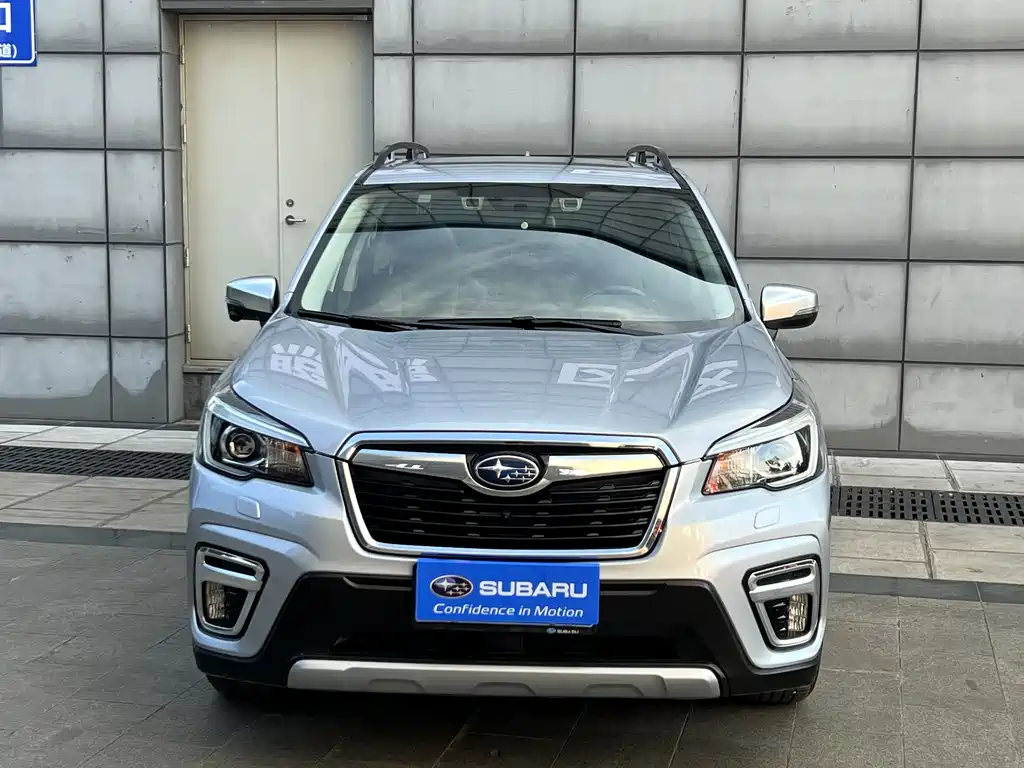 Subaru Forester 2021 — фото 2