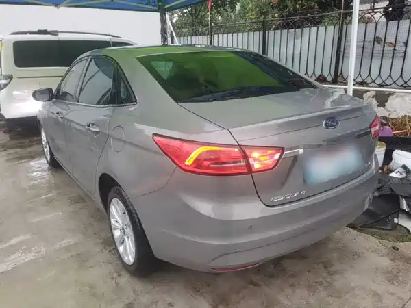 Ford Escort 2015