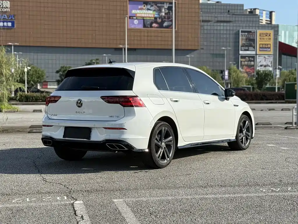 Volkswagen Golf 2021