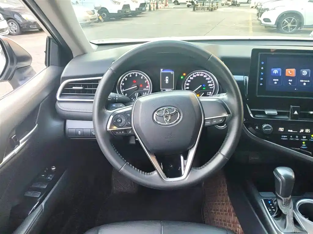 Toyota Camry 2022 — фото 11