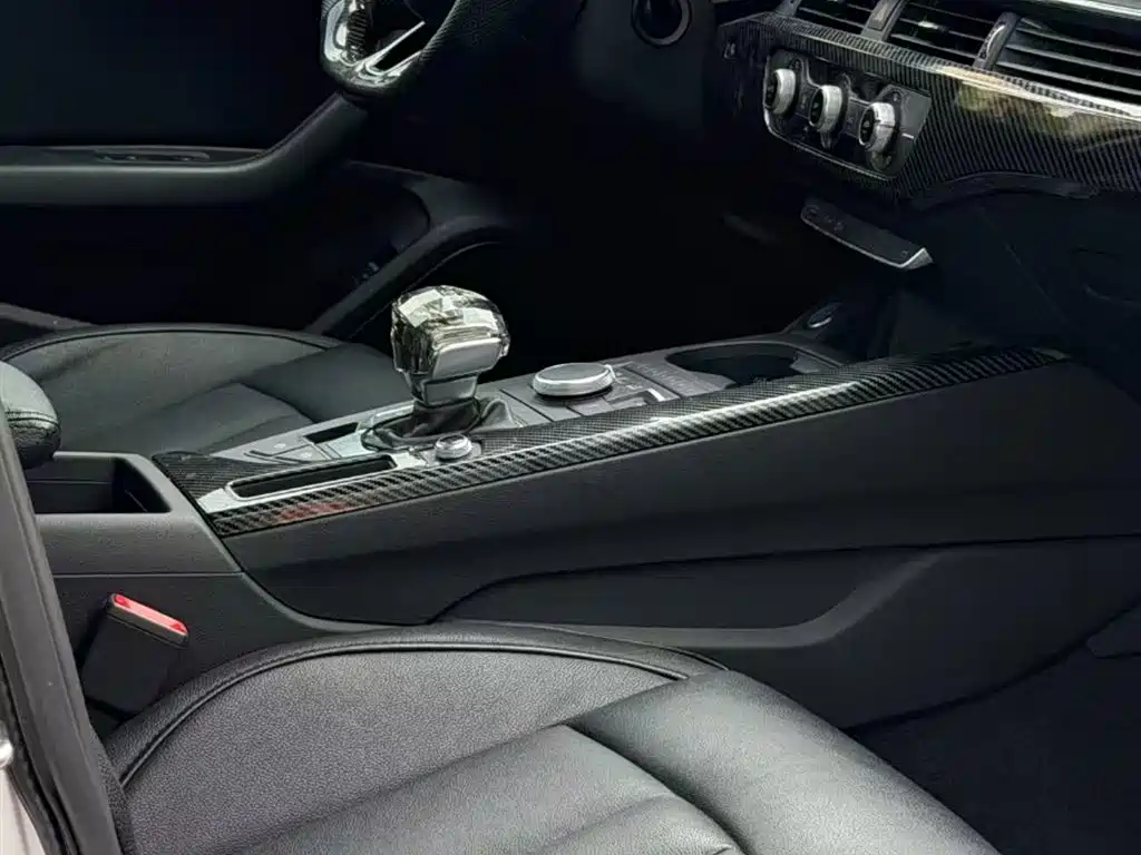 Audi A4L 2017