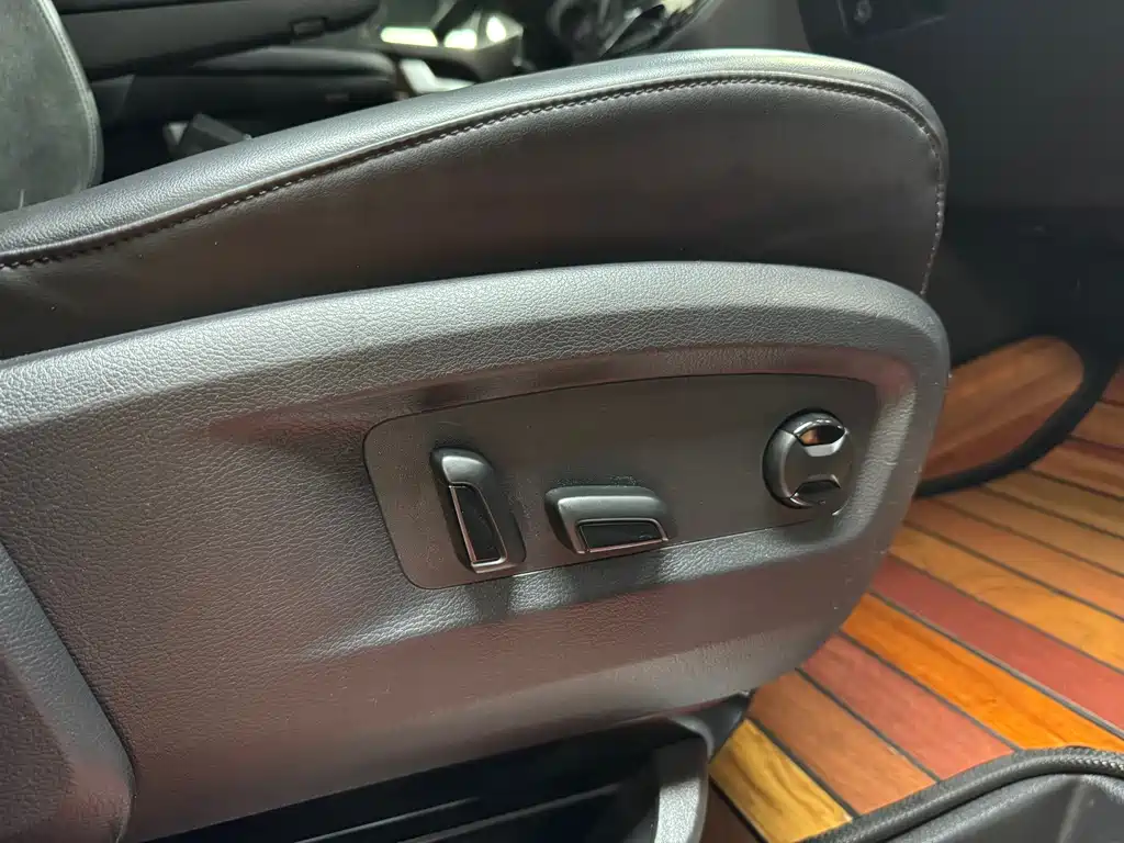 Volkswagen Multivan 2019 — фото 12