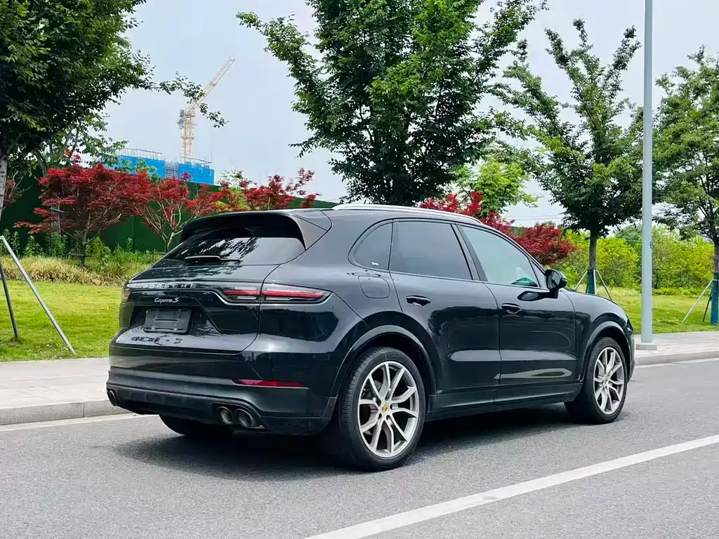 Porsche Cayenne 2019 — фото 7