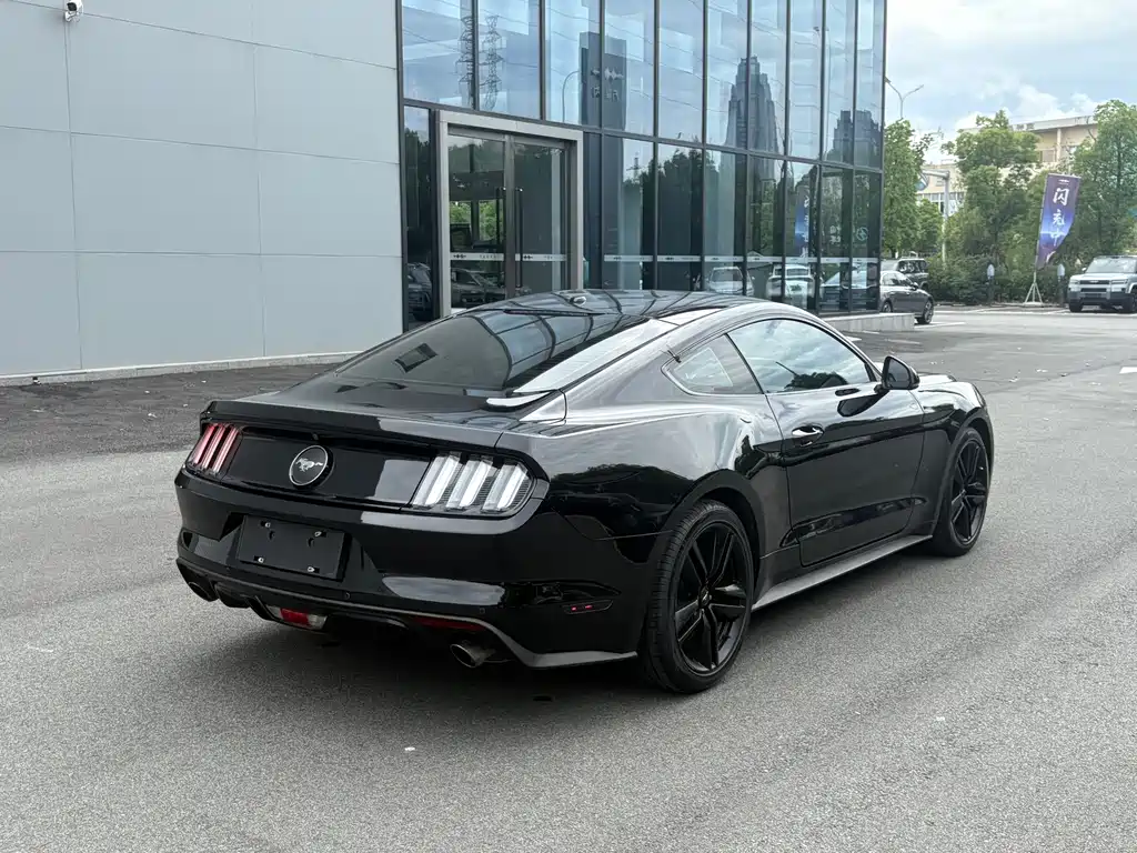 Ford Mustang 2019 — фото 12