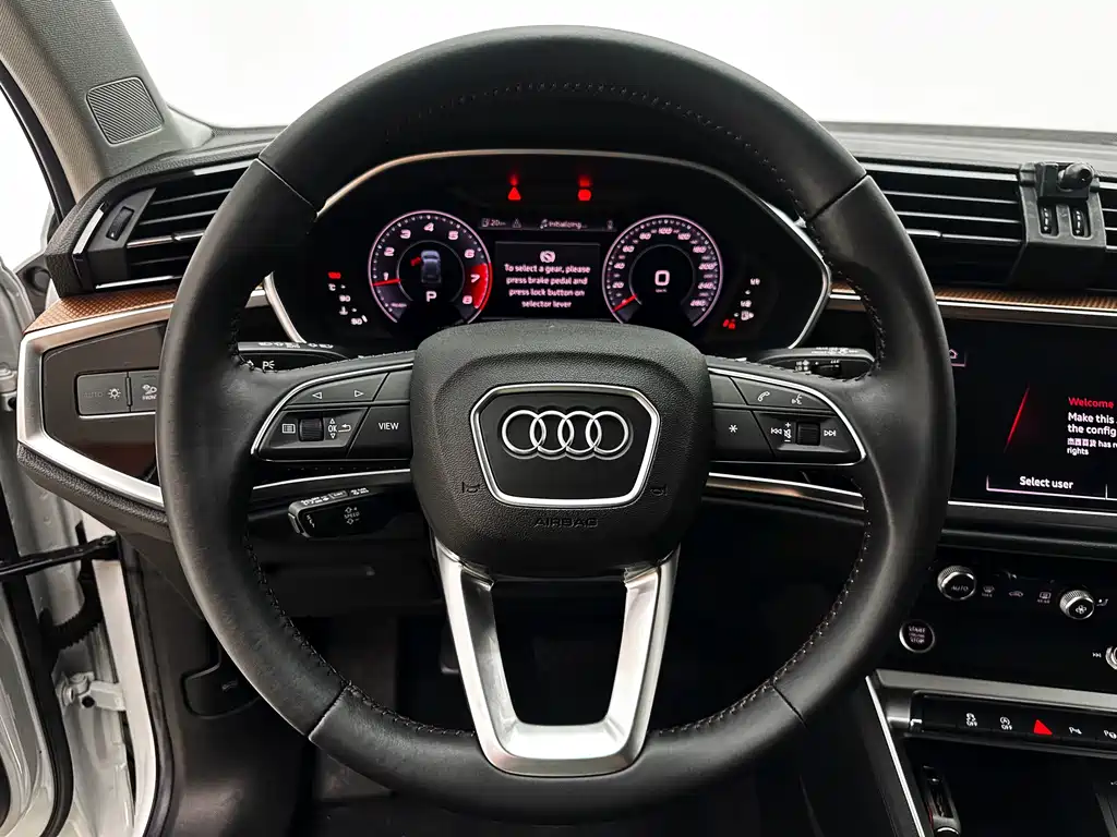 Audi Q3 2021 — фото 14
