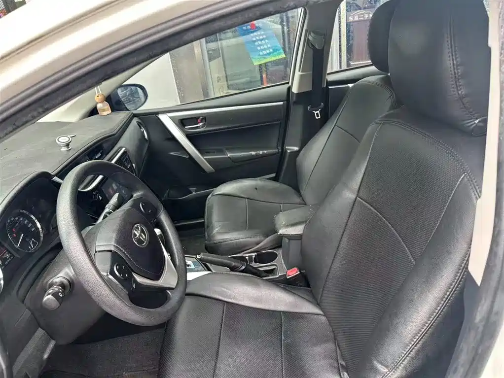 Toyota Corolla 2018 — фото 11