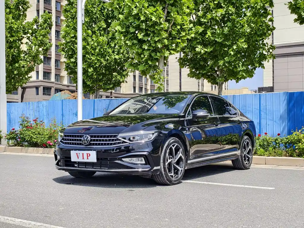 Volkswagen Magotan 2025