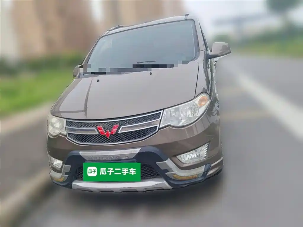 Wuling Hongguang 2015 — фото 24