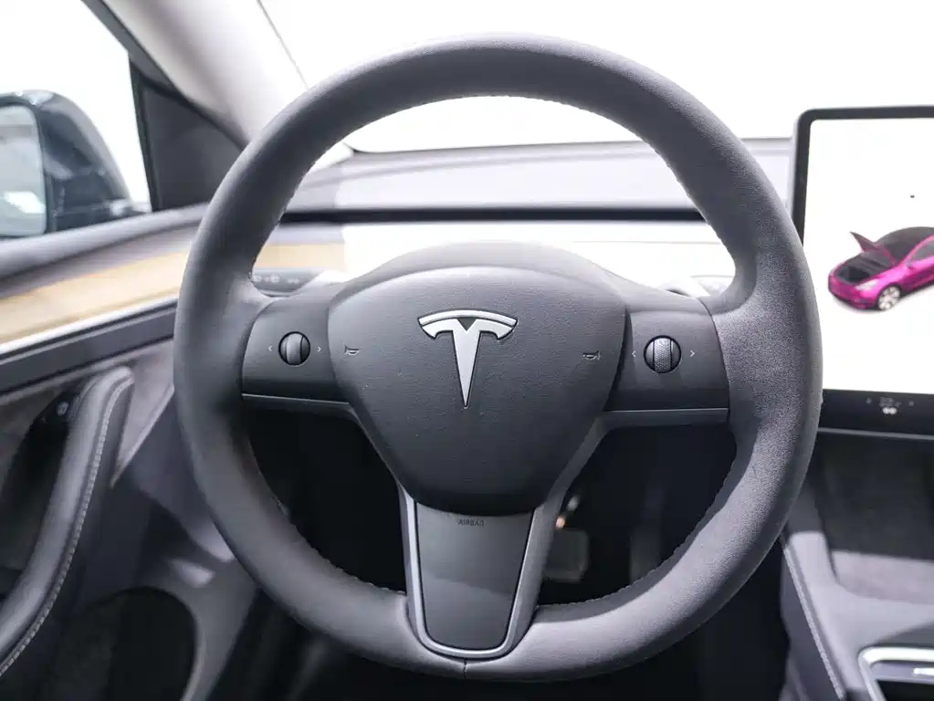 Tesla Model Y 2022 — фото 18