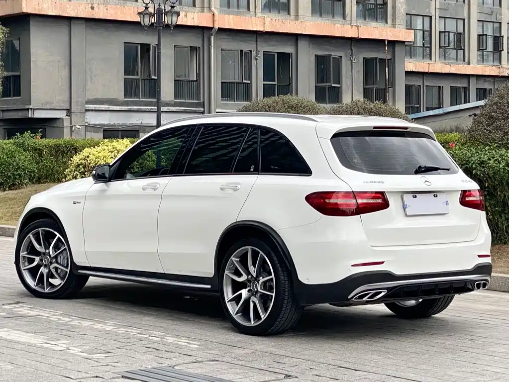 Mercedes-Benz GLC AMG 2018 — фото 2