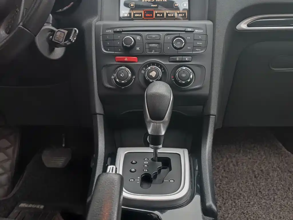 Citroen C4L 2015 — фото 11