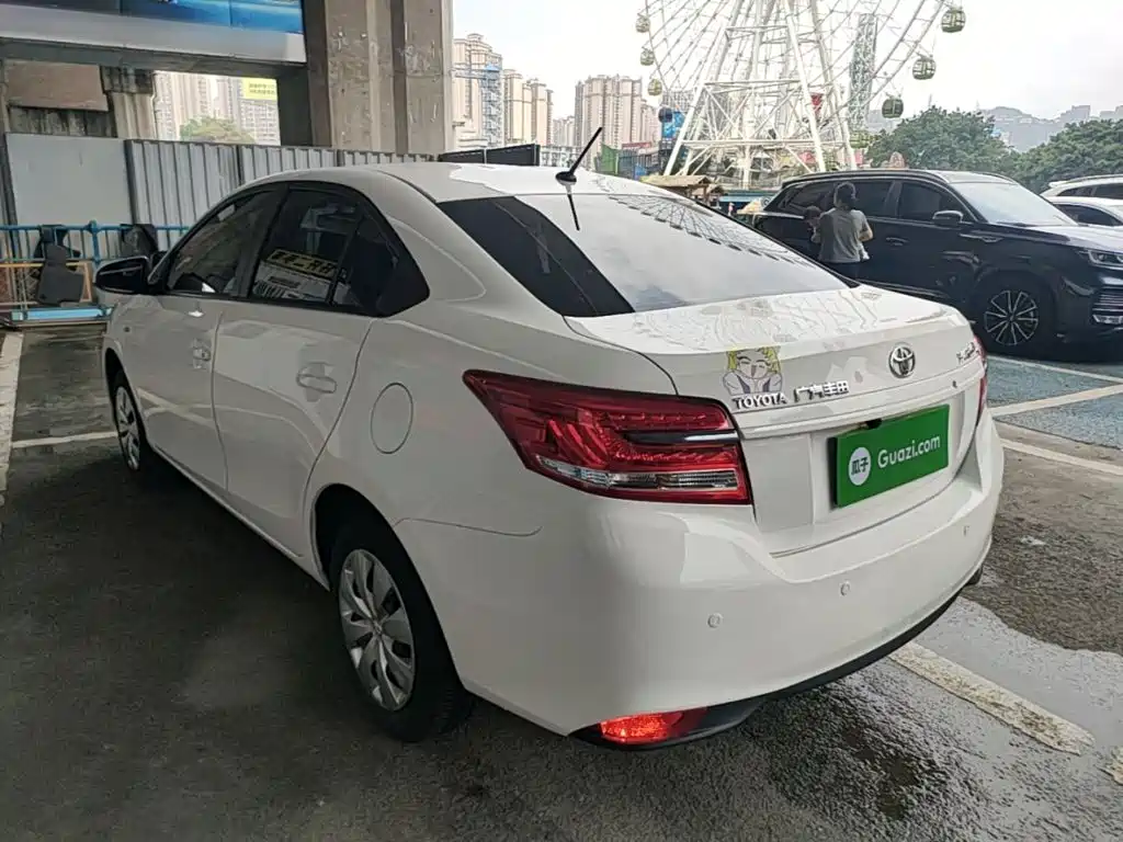Toyota Yaris L 2022