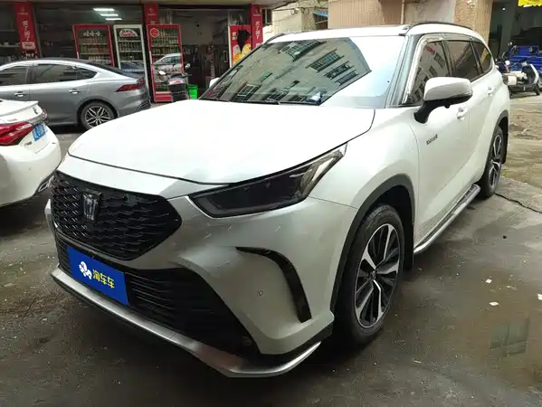 Toyota Crown Kluger 2024