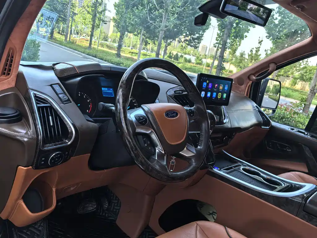 Ford Tourneo 2023 — фото 14