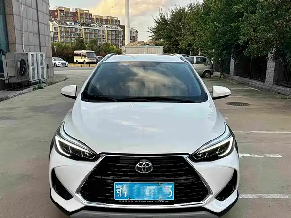Toyota Yaris L 2022