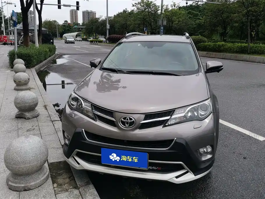 Toyota RAV4 2014 — фото 2